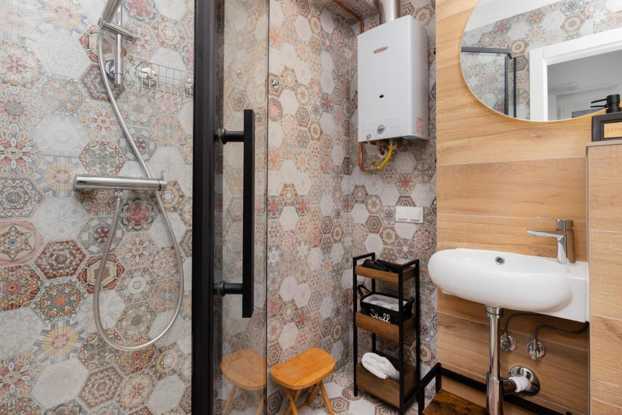 Podwale Staromiejskie With Balcony By Renters Apartment *
